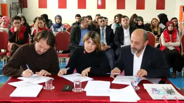 Gençler Şiirlerle Yarıştı