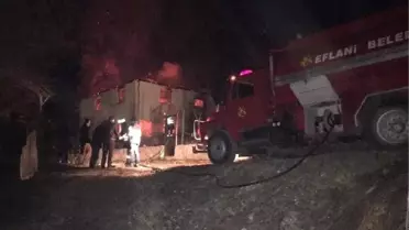 Karabük'te 2 Katlı Ev Alev Alev Yandı