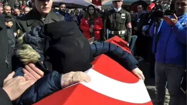 Şehit Uzman Çavuş Mehmet Han'ı Son Yolculuğuna 5 Bin Kişi Uğurladı