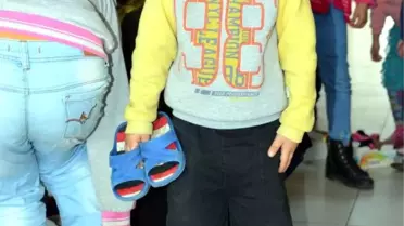 Komşular Uzlaştı, Ahmet Emre Okula Terlikle Gelmekten Kurtuldu