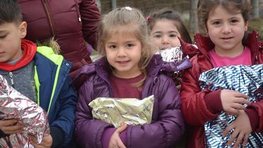 Kayseri'den Ağrı'daki Kardeş İlkokuluna Hediye Gönderdiler