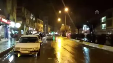 Babasının Aracını Kaçırıp 2 Akrabasını Bıçakladı