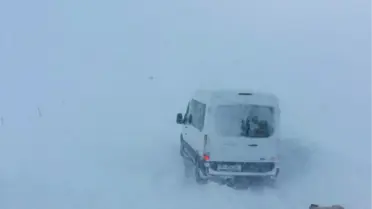 Arızaya Giden Vaski Ekipleri Kar ve Tipide Mahsur Kaldı
