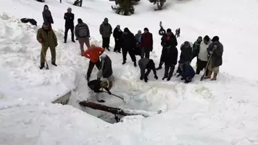 Dağdaki Cula Deliği'ne Yaz İçin Tonlarca Kar Depolandı