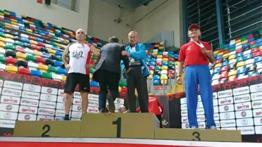 70 Yaşındaki Atlet Ali Demirhan Yine Rekor Kırdı