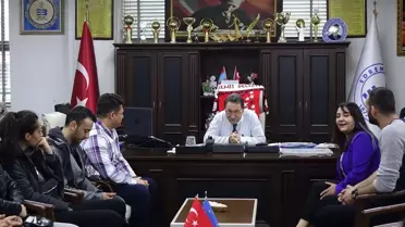 32 Yıllık Başkan, Bağımsız Olarak Oy İstiyor