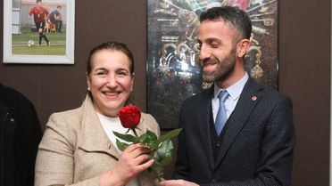 Gültepelilerden Gönül'e Miting Gibi Karşılama