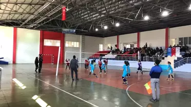 Sason'da Ortaokullar Arası Voleybol Turnuvası