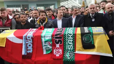 Trafik Kazasında Hayatını Kaybeden Ankaragücülü Taraftarlar, Siyah Tişörtle Anılacak