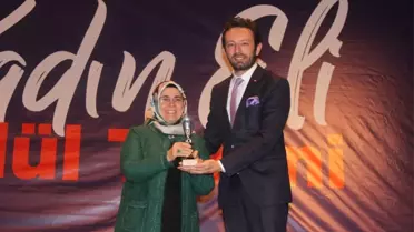 Ayten Usta, Yılın Kadın İş İnsanı Ödülünü Aldı