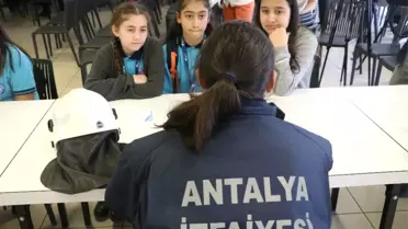 Antalya'da, 'Kızlar da Yapabilir' Etkinliği