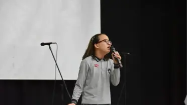 Afgan Niloufar, İstiklal Marşı'nı Gözyaşları İçinde Okudu