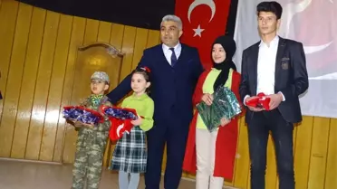 Hisarcık'ta İstiklal Marşı'nı Güzel Okuyanlar Ödüllendirildi