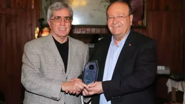Tepecik Tuğla Spor'dan Başkan Özakcan'a Plaket