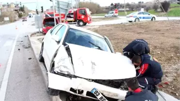 Burdur'da Otomobiller Çarpıştı: 1'i Ağır 4 Yaralı