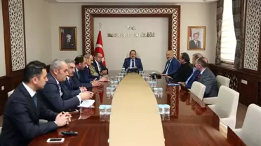 Vali Pehlivan Siyasi Parti İl Başkanlarıyla Bir Araya Geldi