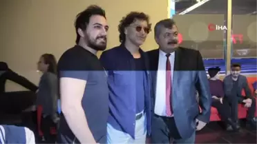 Ünlü Sanatçı Bülent Çolak: 'Bir Gün Herkes Sinemayı, Sinema Perdesinde İzleyecek'
