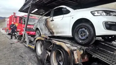 Erzincan'da Araç Yüklü Tırda Yangın Çıktı