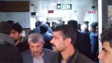 Adıyaman'da Otomobil Şarampole Devrildi: 1ölü, 1'i Bebek 2 Yaralı