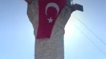 Minareye Asılan Parti Bayrağı İçin İnceleme (Tekrar)