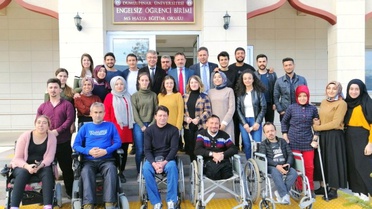 Dpü'de Engelsiz Öğrenciler Çiğ Köfte Partisinde Buluştu