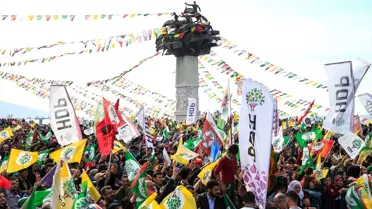 Hdp'nin İzmir'deki Nevruz Kutlamasında PKK Sloganları Atıldı