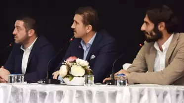 Nihat Kahveci'nin 'Cuma Namazı' Anısı Salondakileri Güldürdü