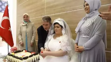 Down Sendromlu Sümeyye'nin Gelinlik Hayali Gerçek Oldu