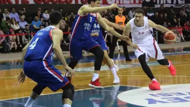 Tahincioğlu Basketbol Süper Ligi: Gaziantep Basketbol: 65 - Anadolu Efes: 66
