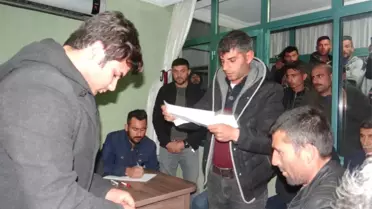 Bu Köy Muhtar Adayı İçin Referanduma Gitti