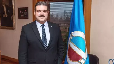 Anadolu Üniversitesi Rektörü Çomaklı'nın Dünya Tiyatro Günü Mesajı