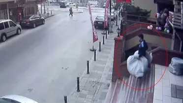 Site Otoparkından Lastik Hırsızlığı Kamerada