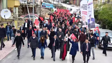 AK Parti Yürüyüşüne Yoğun Katılım