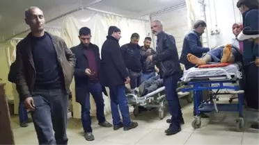 Diyarbakır'da CHP'lileri Taşıyan Minibüse, Otomobil Çarptı: 7 Yaralı