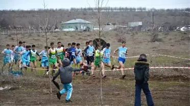 Güroymak'ta Bölgeler Arası Atletizm Yarışması Düzenlendi