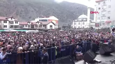 Gümüşhane'de, Ak Partililerden Kutlama
