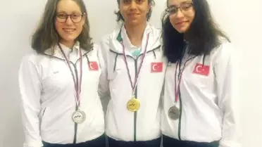 Milli Yüzücüler Slovenya Open'da İlk 3'te Yer Aldı