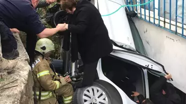 Üsküdar'da Otomobil Boşluğa Düştü: 3 Yaralı