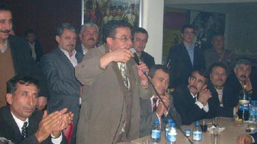 Beldeyken Başkanlık Yaptı, Köy Olunca Muhtar Oldu