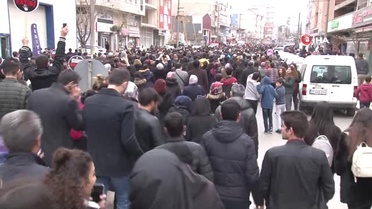 Binlerce Kişi Yürüyüşe Katıldı.