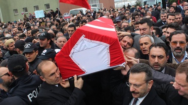 Öğrencisi Tarafından Öldürülen Müdür Yardımcısı İçin On Binlerce Kişi Yürüdü