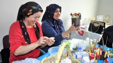 Kadınlar Mis Kokulu Sabun Yapıyor