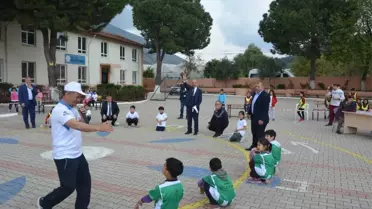 Kumluca'da Geleneksel Çocuk Oyunları Şenliği