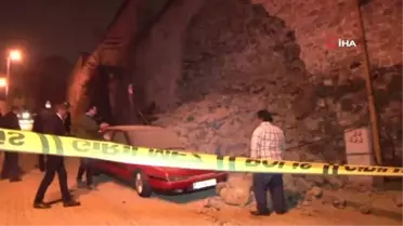 Yıldız Parkı'nın Duvarı Çöktü; 2 Araç Hasar Gördü