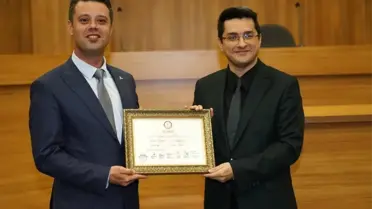 Başkan Sarıkurt ve Belediye Meclis Üyeleri Mazbatalarını Aldı
