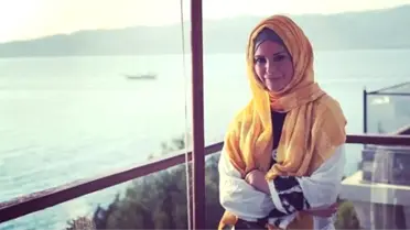 Başörtüsünü Çıkaran Burcu Çetinkaya Kimdir?