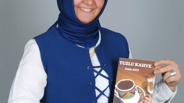 Gazeteci - Yazar Avcı, Efsane Program 'Tuzlu Kahve'yi' Kitaplaştırdı