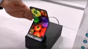 Ekranı Dikey Katlanan Telefon
