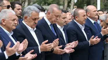 Cumhurbaşkanı Erdoğan, Mustafa Yazıcı'nın Tabutuna Omuz Verdi