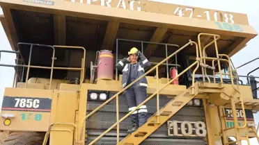 Dev Kaya Kamyonu'Nun Kadın Operatörü